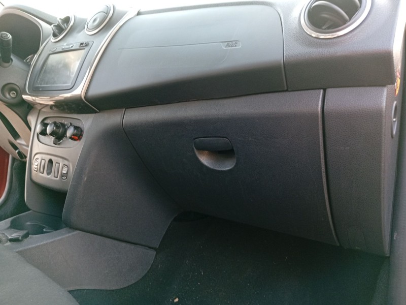 Recambio de guantera para dacia sandero ii (b8_) tce 90 (b8m1, b8ma) referencia OEM IAM 685116430R  