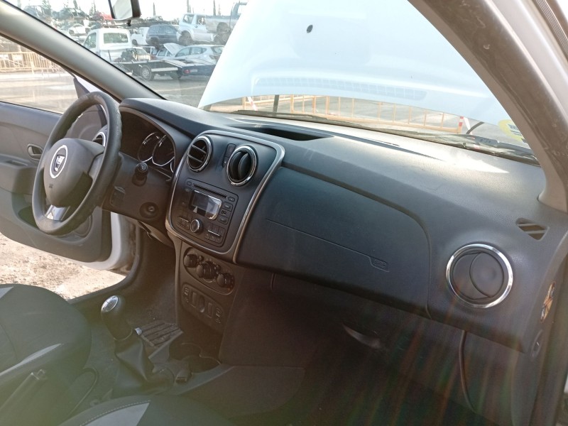 Recambio de salpicadero para dacia sandero ii (b8_) 1.5 dci referencia OEM IAM 681002065R  