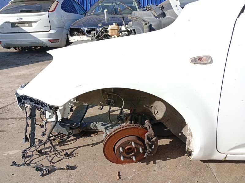 Recambio de aleta delantera izquierda para kia cee´d 1.6 crdi cat referencia OEM IAM 663111H010  