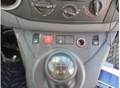 Recambio de mando elevalunas delantero derecho para peugeot partner origin monospace (g_) 1.6 hdi 75 referencia OEM IAM 6490E2  