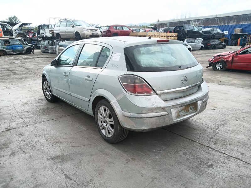opel astra h (a04) del año 2009