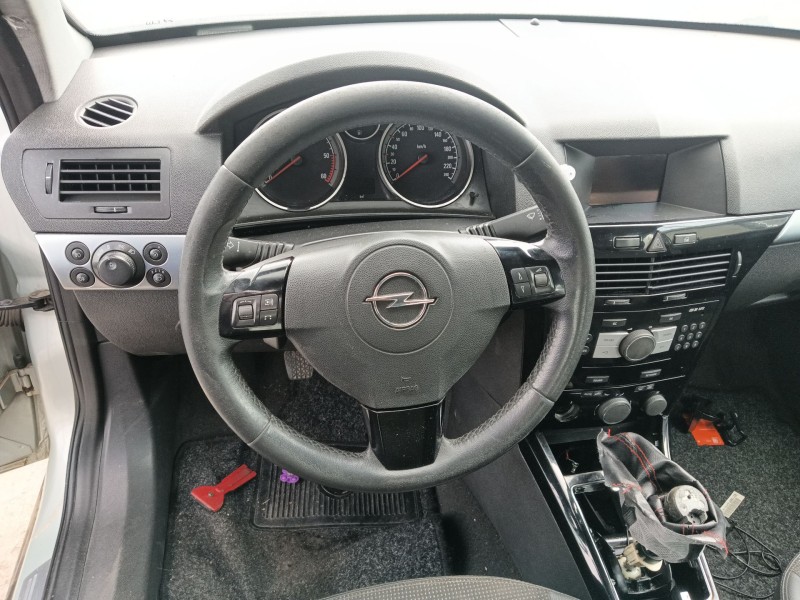 opel astra h (a04) del año 2009