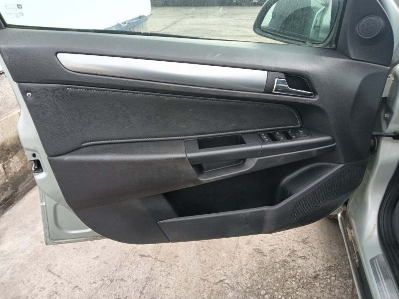 opel astra h (a04) del año 2009