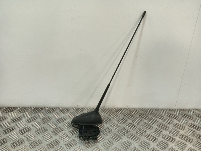 Recambio de antena para bmw 1 (e81) 118 d referencia OEM IAM   
