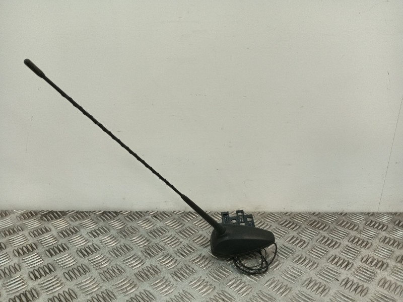 Recambio de antena para bmw 1 (e81) 118 d referencia OEM IAM   