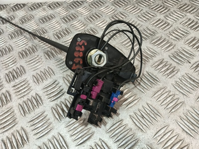 Recambio de antena para bmw 1 (e81) 118 d referencia OEM IAM   