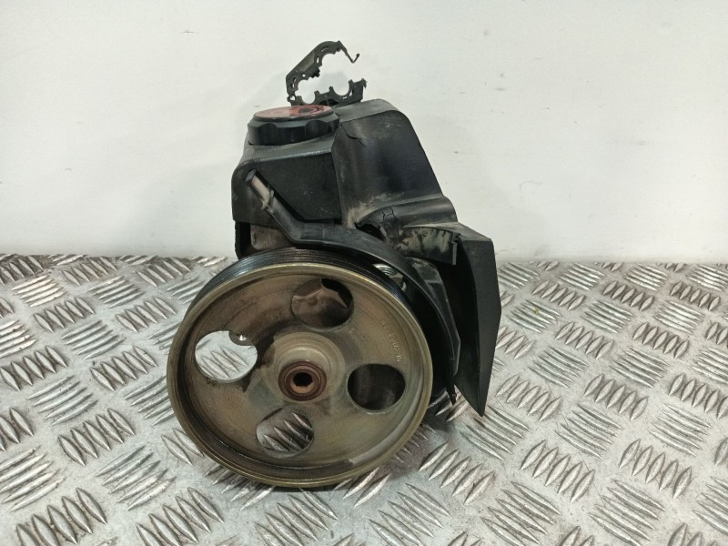 Recambio de bomba direccion para peugeot 206 hatchback (2a/c) 1.4 i referencia OEM IAM 9636868880  