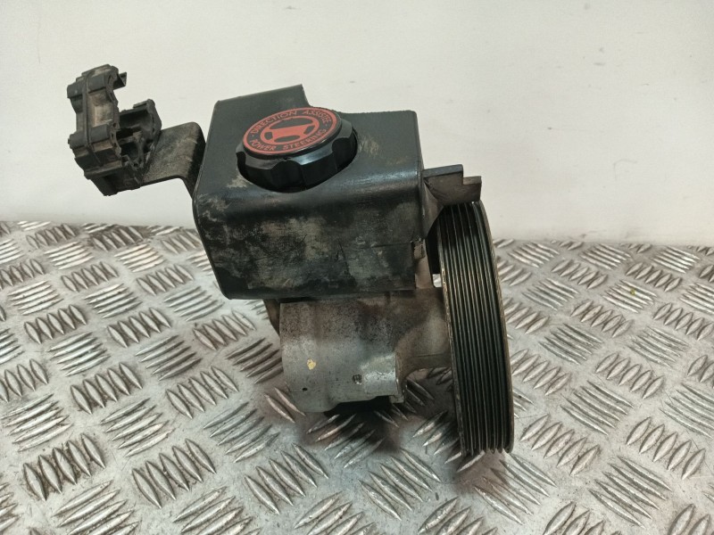 Recambio de bomba direccion para peugeot 206 hatchback (2a/c) 1.4 i referencia OEM IAM 9636868880  