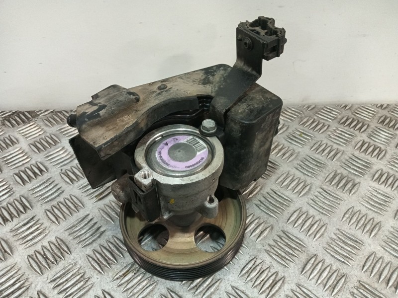 Recambio de bomba direccion para peugeot 206 hatchback (2a/c) 1.4 i referencia OEM IAM 9636868880  