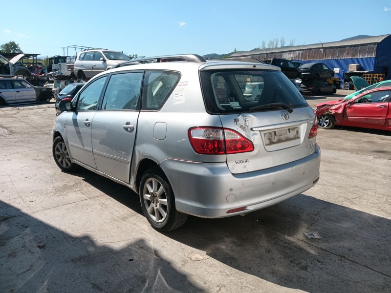 toyota avensis verso (m20) del año 2004