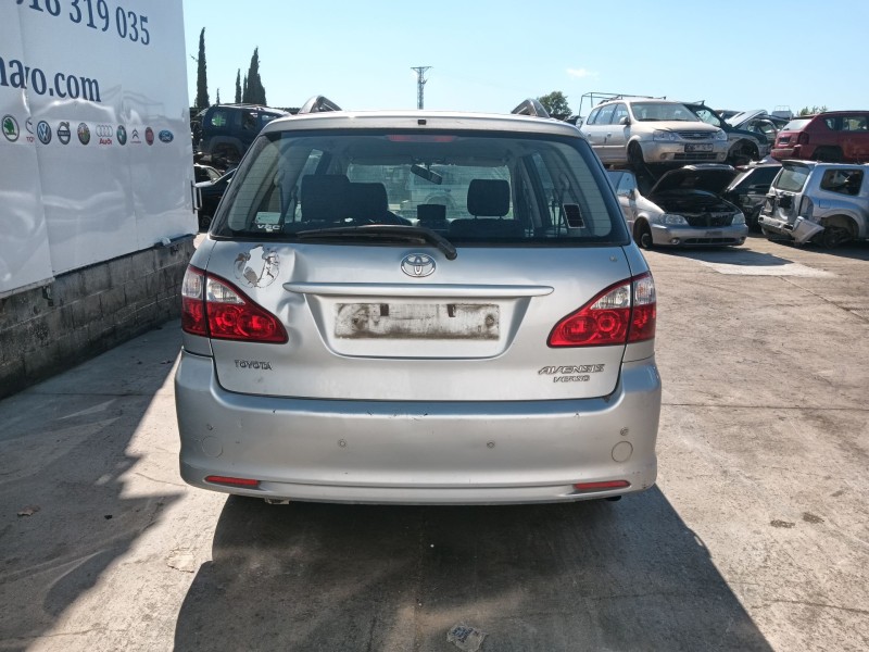 toyota avensis verso (m20) del año 2004