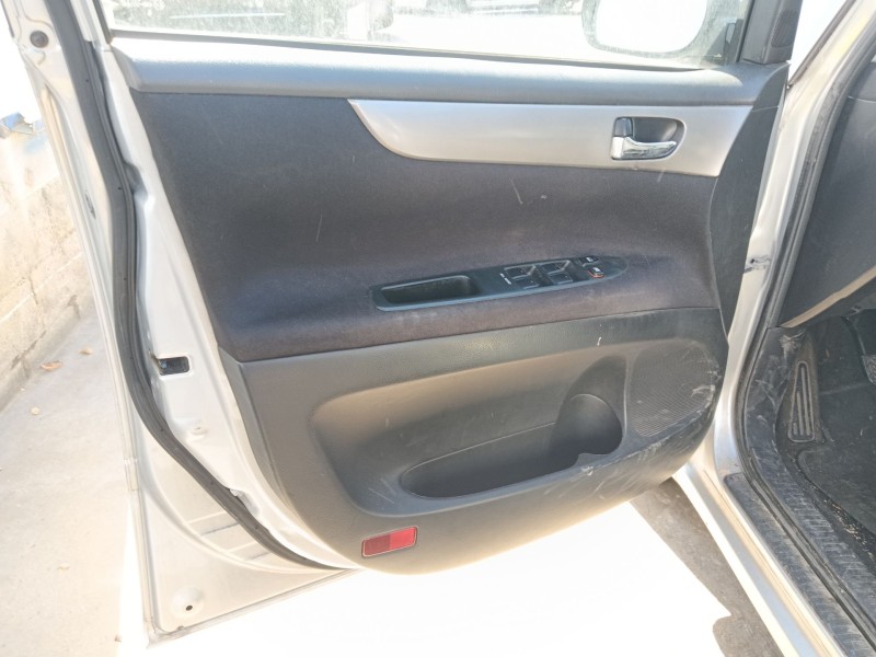 toyota avensis verso (m20) del año 2004