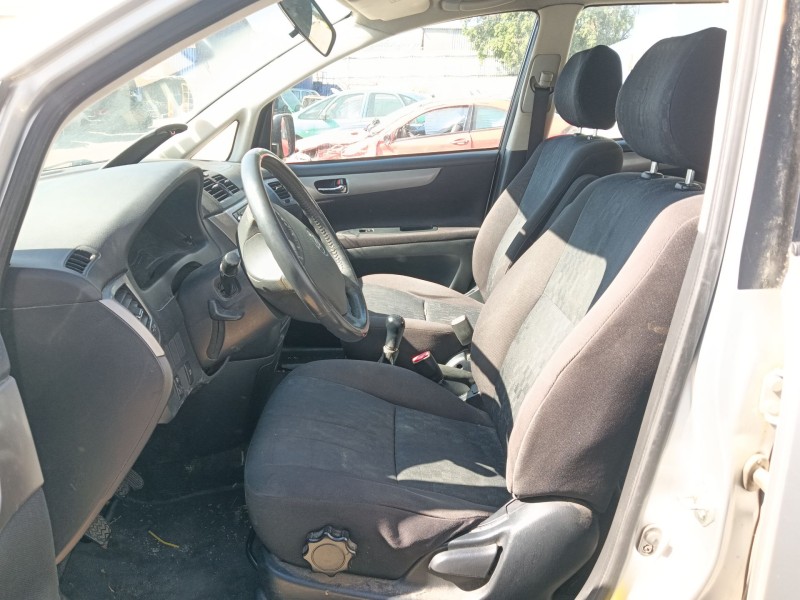 toyota avensis verso (m20) del año 2004