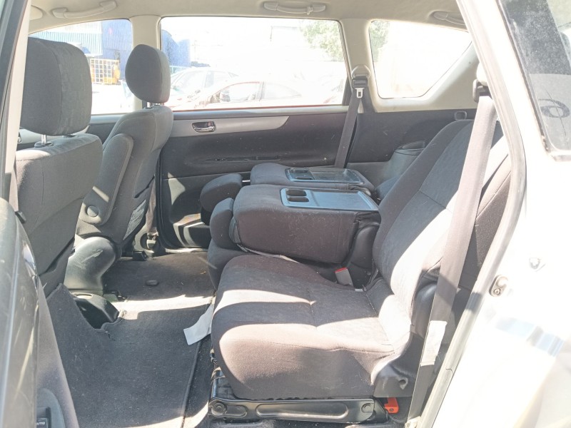 toyota avensis verso (m20) del año 2004