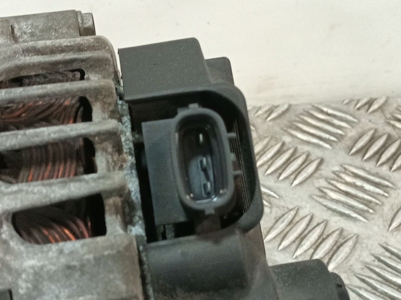 Recambio de alternador para kia cee´d referencia OEM IAM 373002A600 2607316D 