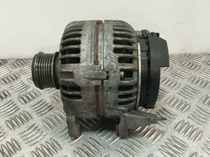 Recambio de alternador para seat leon (1p1) 1.9 tdi referencia OEM IAM 06F903023F 0124525091 
