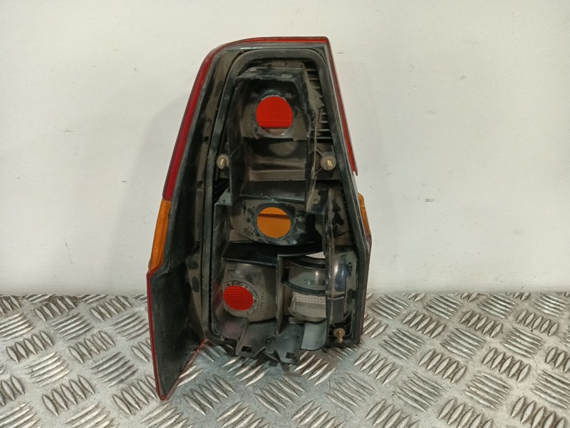 Recambio de piloto trasero derecho para volkswagen passat b3/b4 (3a2, 35i) 2.0 referencia OEM IAM 321945112J  