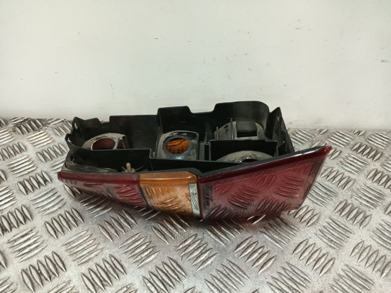 Recambio de piloto trasero derecho para volkswagen passat b3/b4 (3a2, 35i) 2.0 referencia OEM IAM 321945112J  