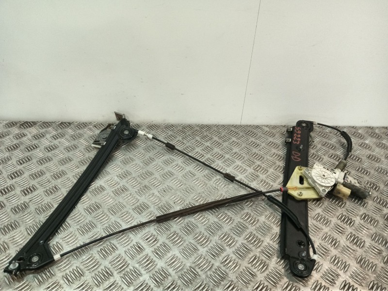 Recambio de elevalunas delantero derecho para bmw 1 (e81) 118 d referencia OEM IAM E840311607  