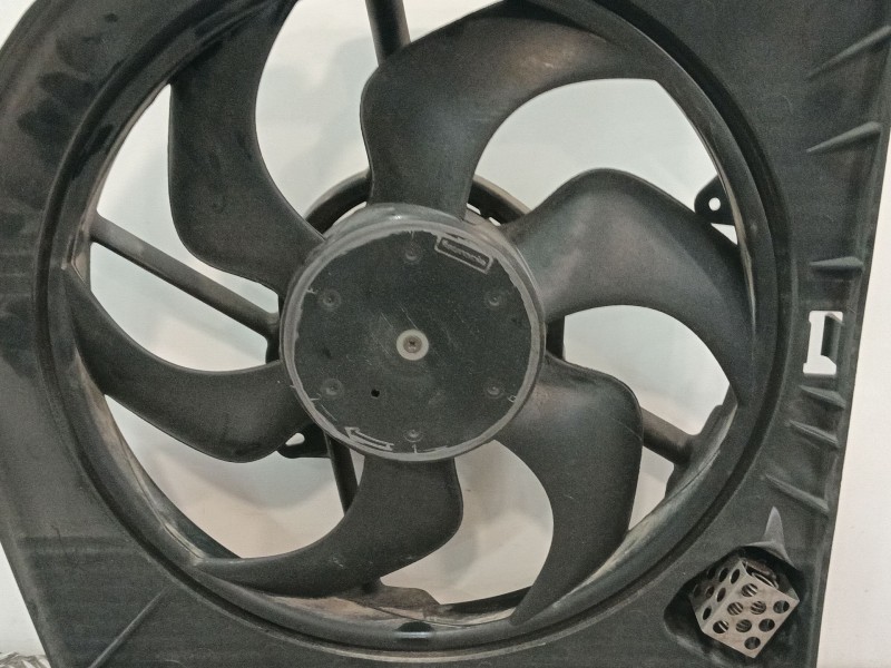Recambio de electroventilador para renault wind (e4m_) 1.2 tce 100 (e4mf) referencia OEM IAM 7701068310  