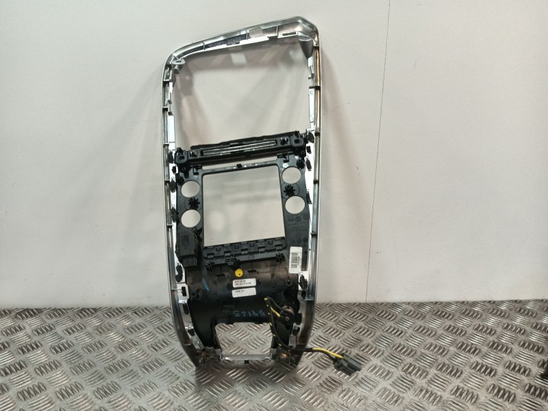 Recambio de consola central para volvo xc60 referencia OEM IAM 30791824 30791765 