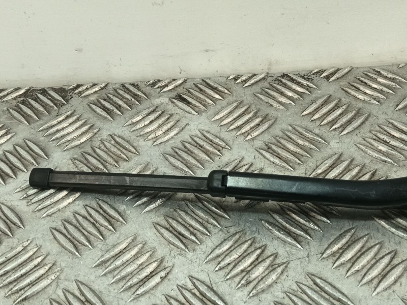 Recambio de brazo limpia trasero para bmw 1 (e81) 118 d referencia OEM IAM 713850705 719956501 