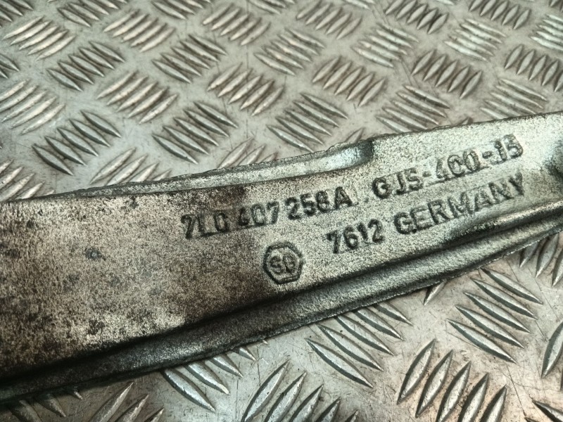 Recambio de mangueta delantera derecha para audi q7 (4lb) 4.2 fsi quattro referencia OEM IAM 7L8407258A  