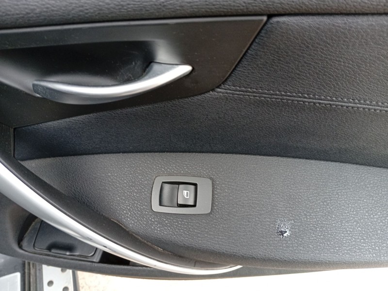 Recambio de mando elevalunas trasero derecho para bmw x3 (e83) 3.0 d referencia OEM IAM 61319113773  