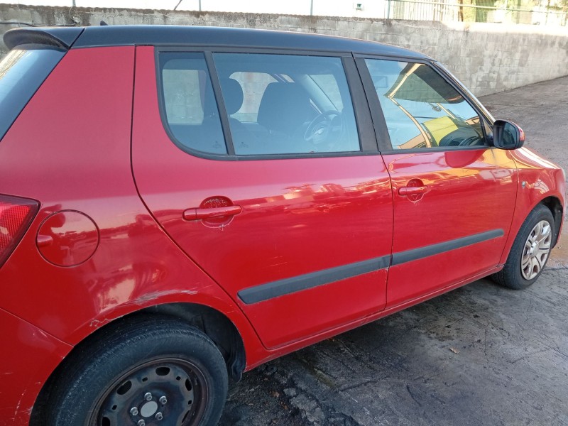 Recambio de puerta trasera derecha para skoda fabia ii (542) 1.2 12v referencia OEM IAM 5J6833056  