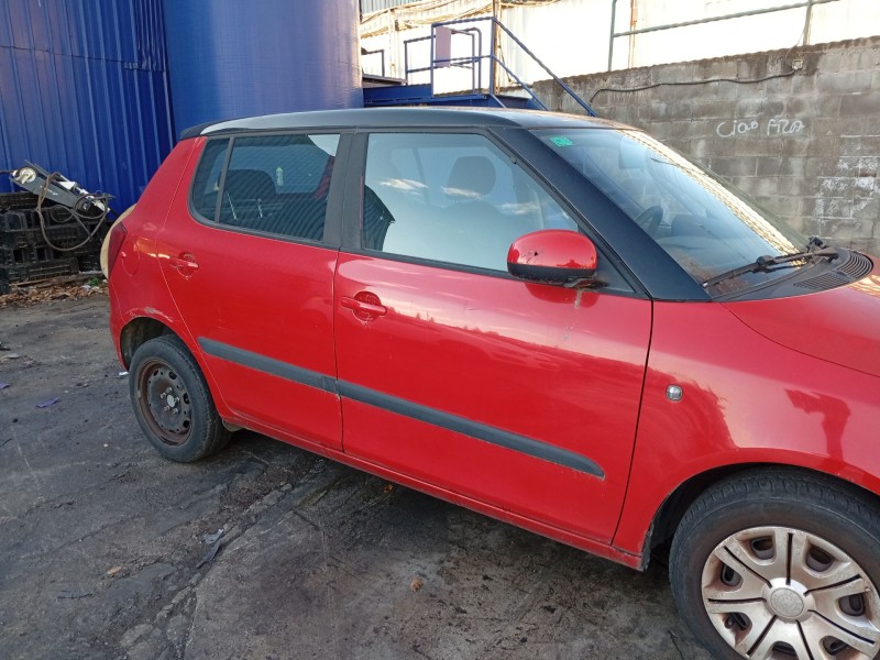 Recambio de puerta delantera derecha para skoda fabia ii (542) 1.2 12v referencia OEM IAM 5J6831056  