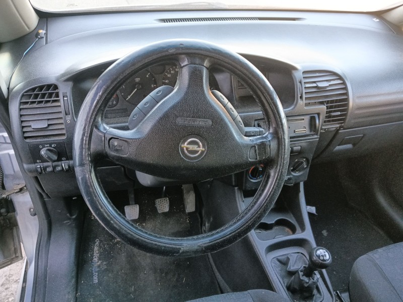 opel zafira a monospace (t98) del año 2001