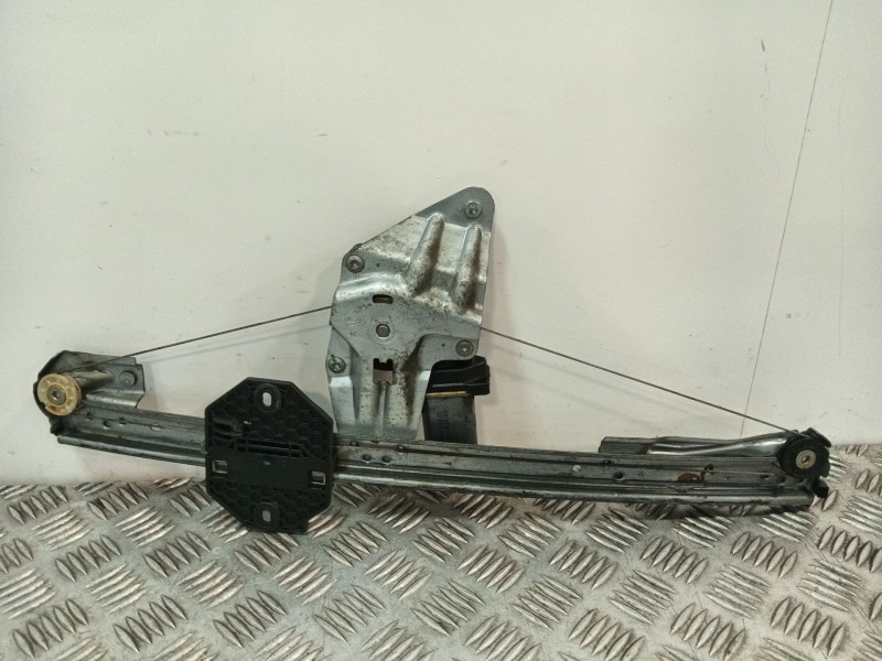 Recambio de elevalunas delantero izquierdo para dacia sandero ii (b8_) 1.5 dci referencia OEM IAM 807213282R  