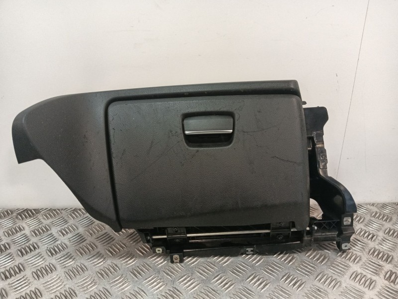 Recambio de guantera para bmw 1 (e81) 118 d referencia OEM IAM 698268109  