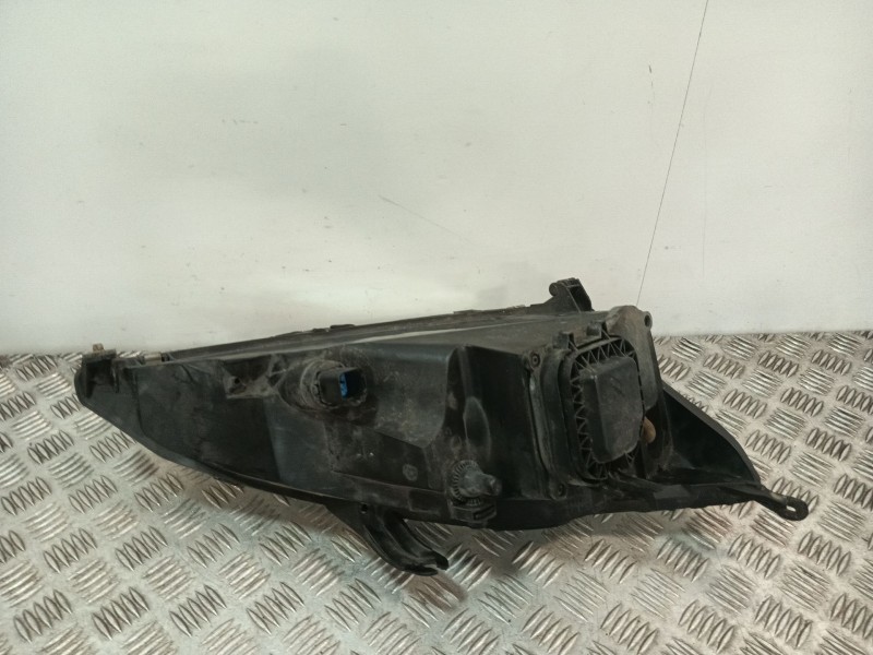 Recambio de faro izquierdo para ford focus i (daw, dbw) 2.0 16v referencia OEM IAM   
