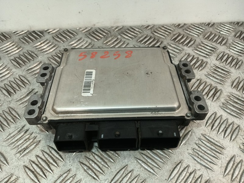 Recambio de centralita motor uce para dacia duster referencia OEM IAM 237100703R 237102280R 28337245