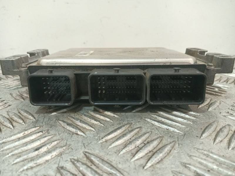 Recambio de centralita motor uce para dacia duster referencia OEM IAM 237100703R 237102280R 28337245