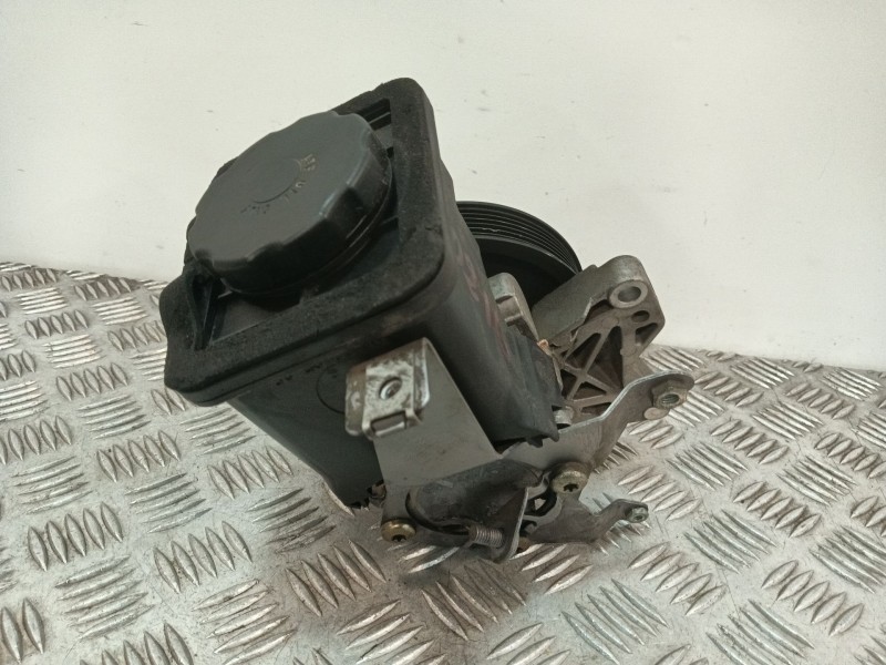 Recambio de bomba direccion para bmw 3 coupé (e46) 330 cd referencia OEM IAM 676187601 7692974520 