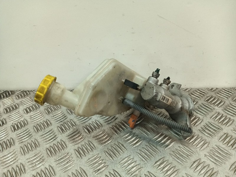Recambio de bomba freno para peugeot 207 sw referencia OEM IAM 32069745  