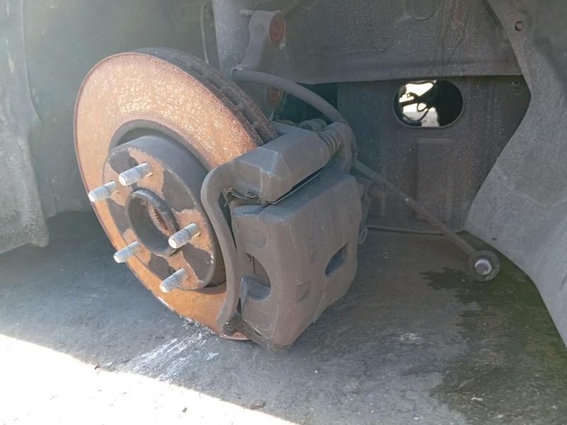 Recambio de pinza freno delantera derecha para hyundai i40 referencia OEM IAM 581303Z160  