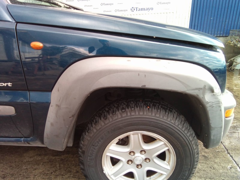 Recambio de aleta delantera derecha para jeep cherokee (kj) 2.5 crd cat referencia OEM IAM 55177100AE  