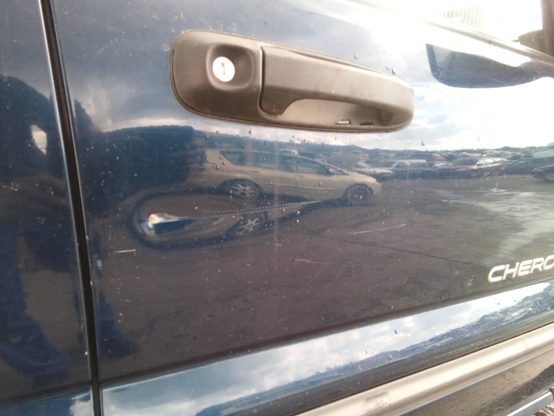 Recambio de puerta delantera derecha para jeep cherokee (kj) 2.5 crd cat referencia OEM IAM 55176890AG  