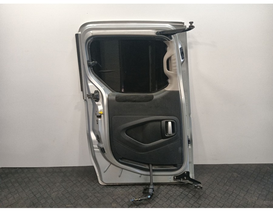 Recambio de puerta lateral corredera izquierda para citroën berlingo b9 multispace referencia OEM IAM 9006L8  