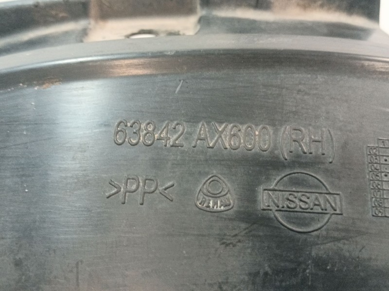 Recambio de plastico paso rueda delantero derecho para nissan micra iii (k12) 1.4 16v referencia OEM IAM 63842AX600  