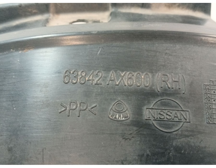 Recambio de plastico paso rueda delantero derecho para nissan micra iii (k12) 1.4 16v referencia OEM IAM 63842AX600  