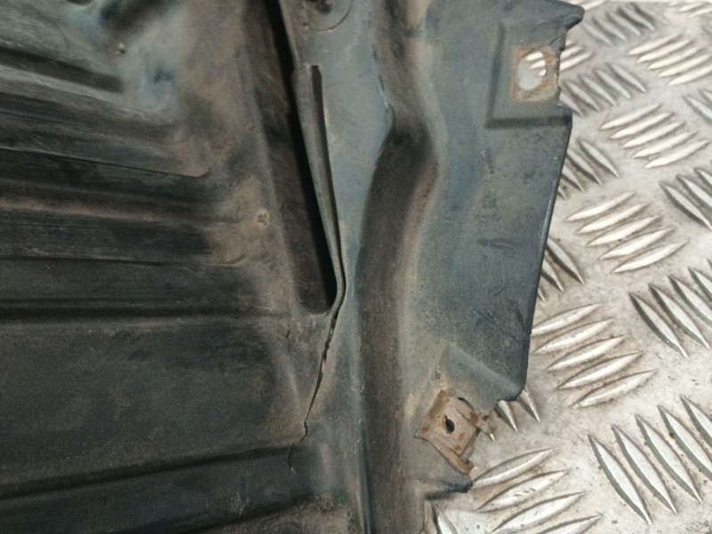 Recambio de plastico paso rueda delantero derecho para nissan micra iii (k12) 1.4 16v referencia OEM IAM 63842AX600  