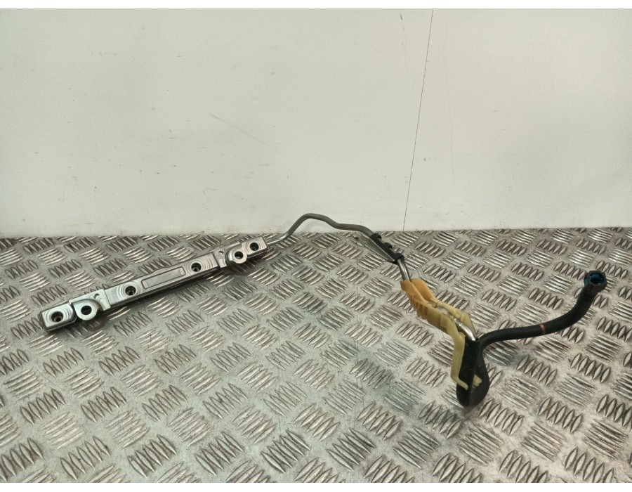 Recambio de rampa inyectora para toyota c-hr (_x1_) 1.8 hybrid (zyx10_, zyx11_) referencia OEM IAM 2381437100  