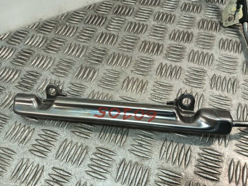 Recambio de rampa inyectora para toyota c-hr (_x1_) 1.8 hybrid (zyx10_, zyx11_) referencia OEM IAM 2381437100  