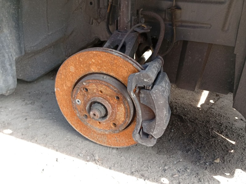 Recambio de pinza freno delantera derecha para peugeot 108 1.0 vti referencia OEM IAM 4401G9  
