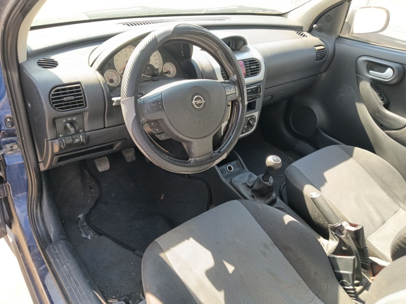 opel corsa c (x01) del año 2005
