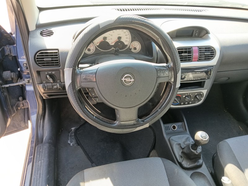 opel corsa c (x01) del año 2005